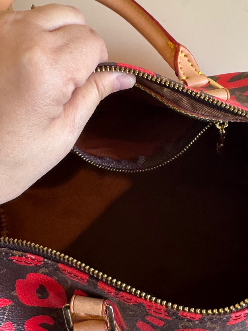 Handbag - Picture 7 of 11